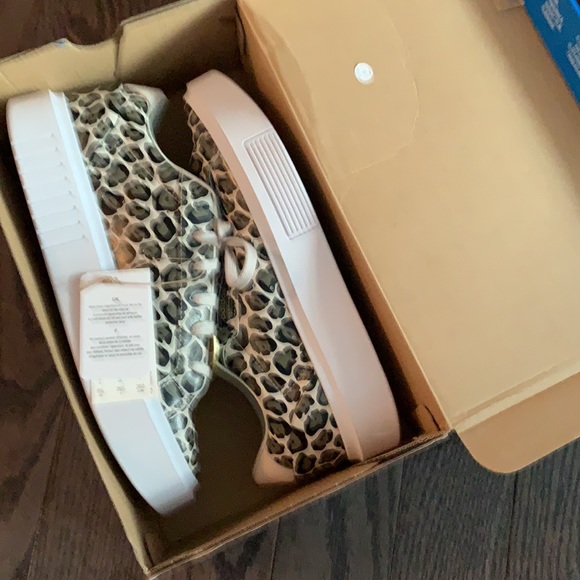 Adidas Sleek Super Sneaker -Leopard Size 9.5 - Picture 9 of 10